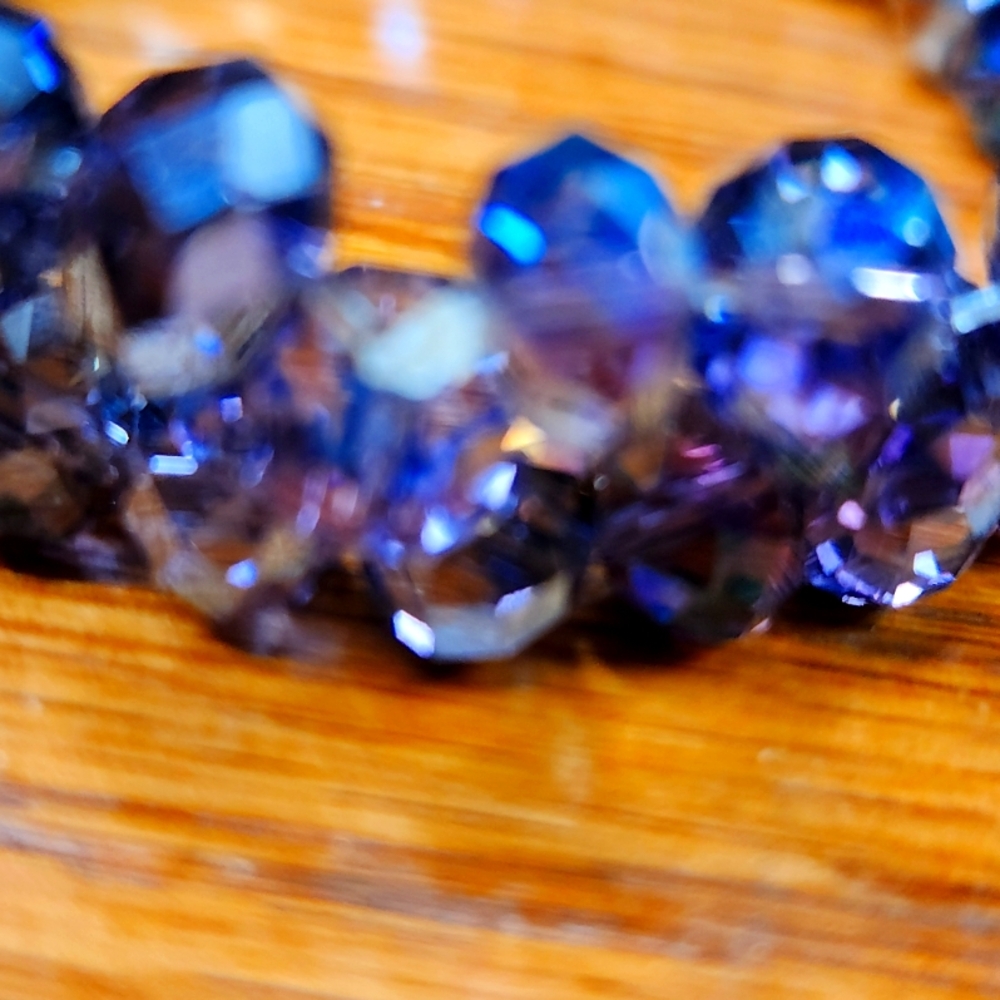 NWT Elegant Purple Austrian Crystal Stretch Bracelet 8"-8.5" Size around - Picture 3 of 4
